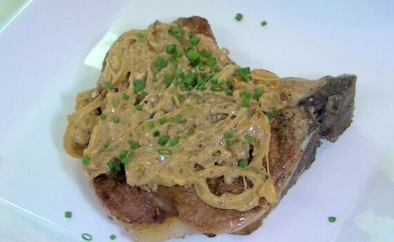 Zwiebel Senf Kotelett braten
