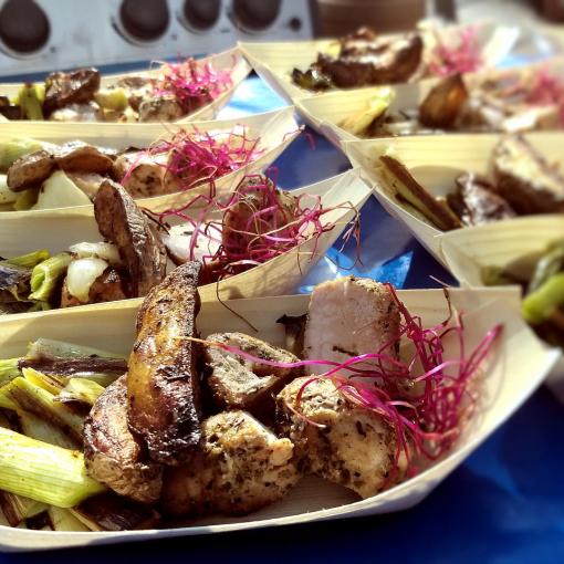 Gyros mit Rosmarinkartoffeln u. Frühlingszwiebeln