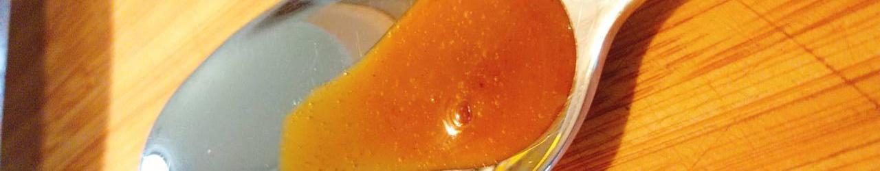 Honig-Senf-Sauce Löffel